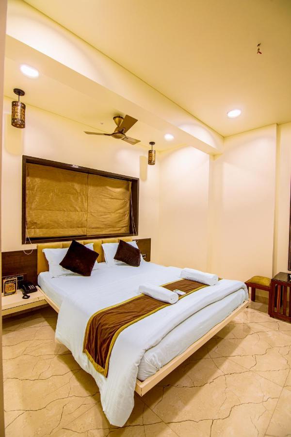 La Hotel Metro Near Bkc Mumbai Dış mekan fotoğraf
