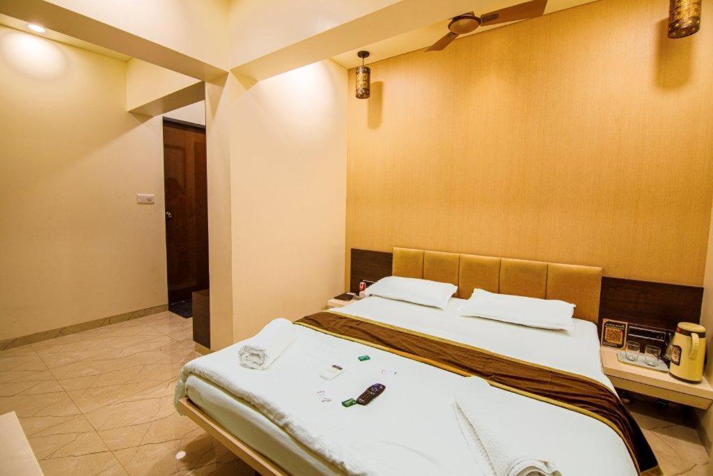 La Hotel Metro Near Bkc Mumbai Dış mekan fotoğraf