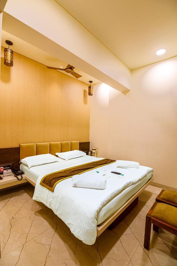 La Hotel Metro Near Bkc Mumbai Dış mekan fotoğraf