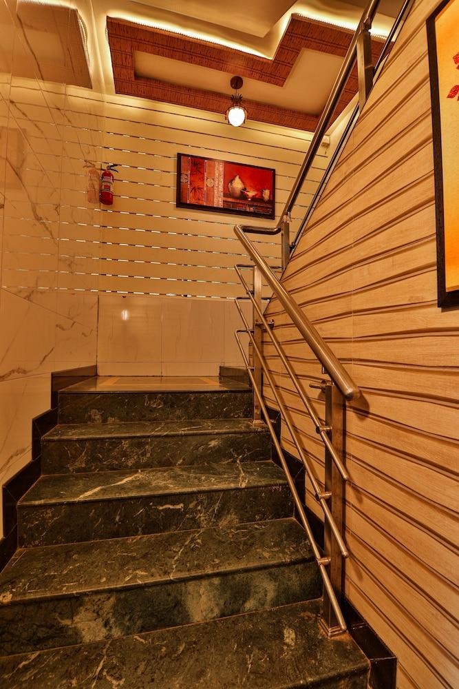 La Hotel Metro Near Bkc Mumbai Dış mekan fotoğraf