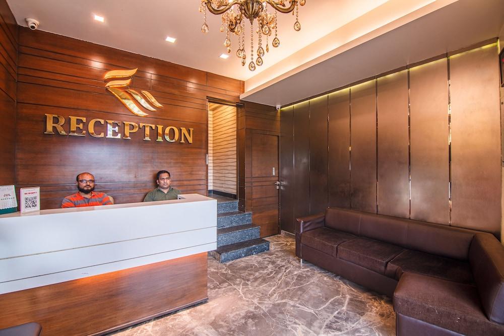 La Hotel Metro Near Bkc Mumbai Dış mekan fotoğraf
