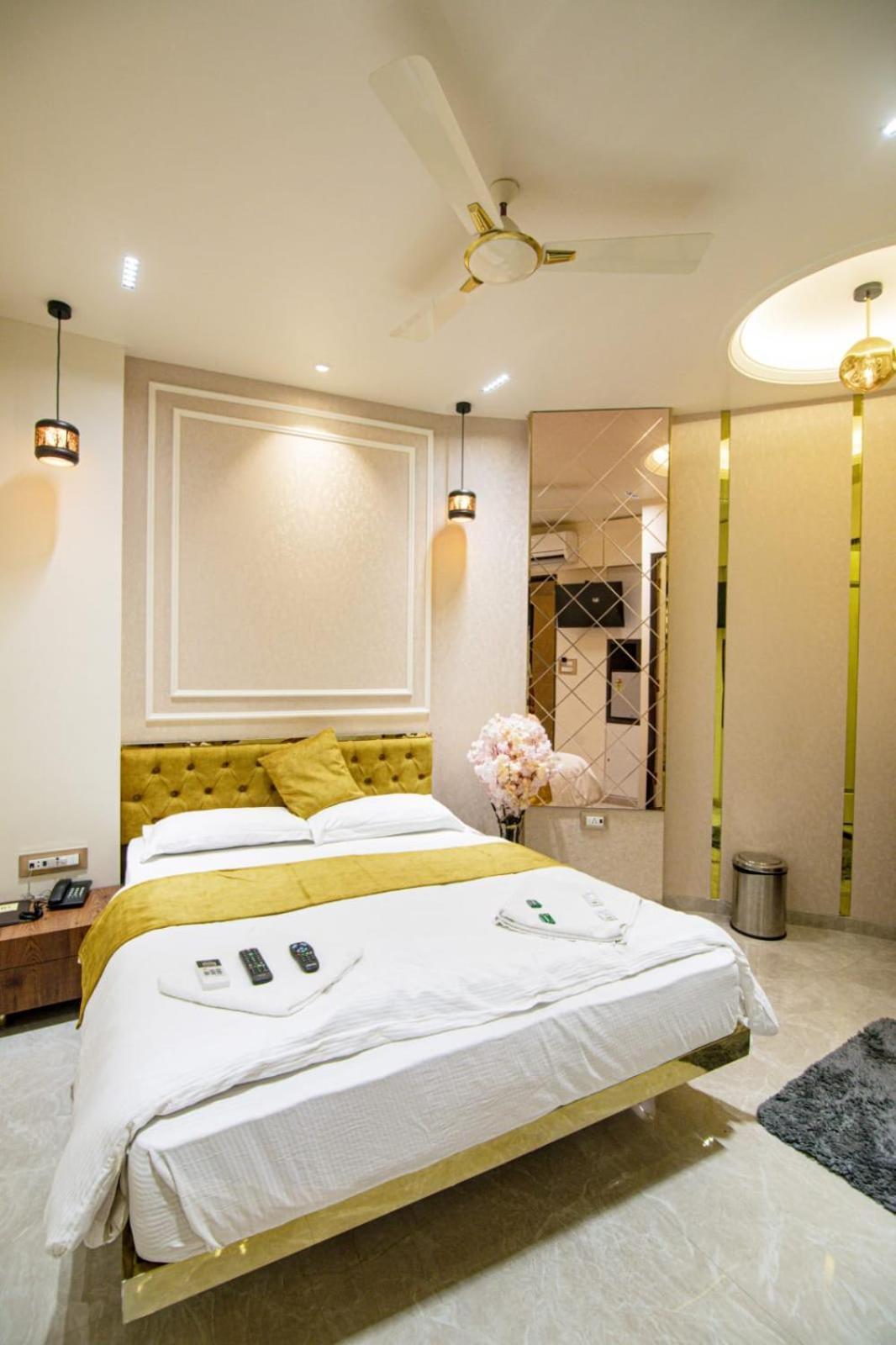 La Hotel Metro Near Bkc Mumbai Dış mekan fotoğraf
