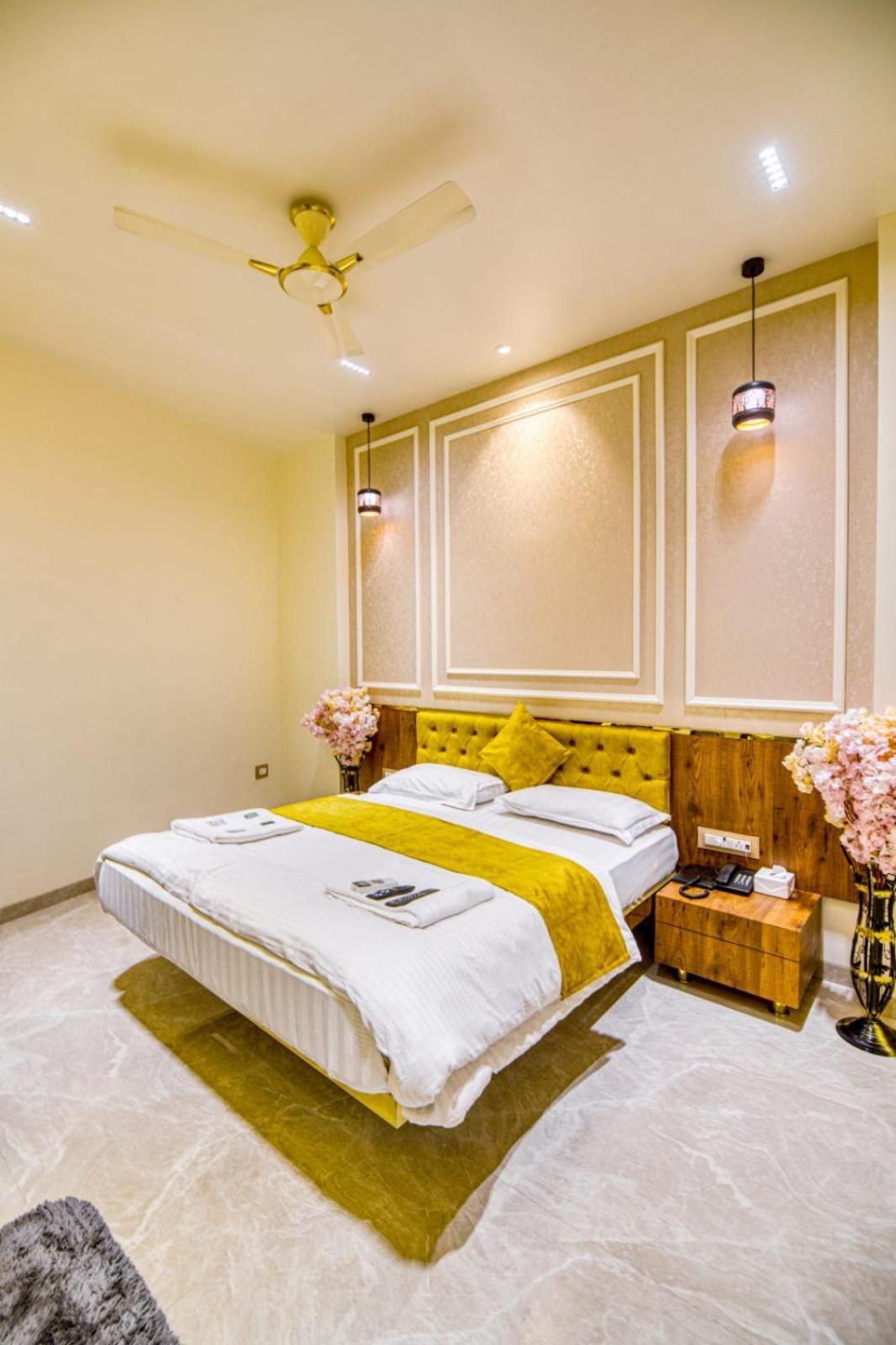 La Hotel Metro Near Bkc Mumbai Dış mekan fotoğraf