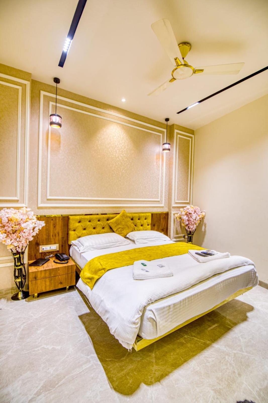 La Hotel Metro Near Bkc Mumbai Dış mekan fotoğraf