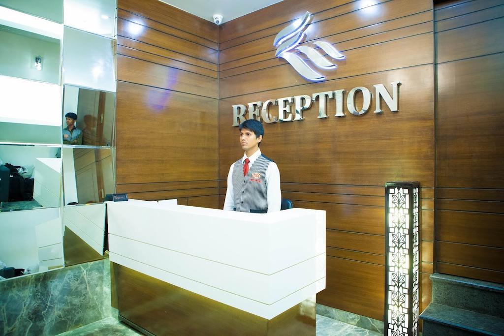 La Hotel Metro Near Bkc Mumbai Dış mekan fotoğraf