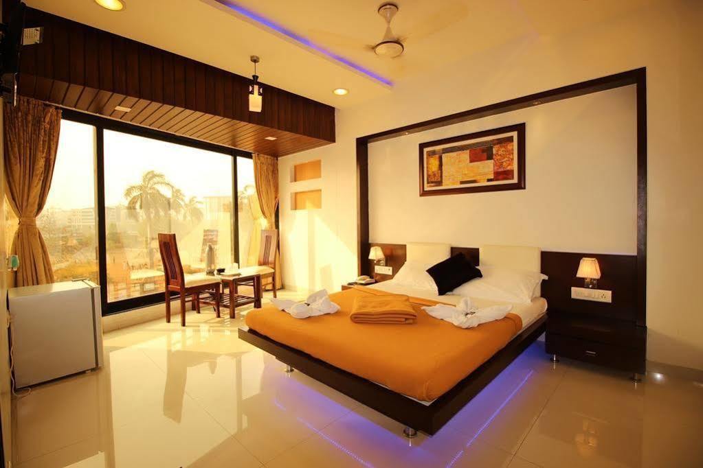 La Hotel Metro Near Bkc Mumbai Dış mekan fotoğraf