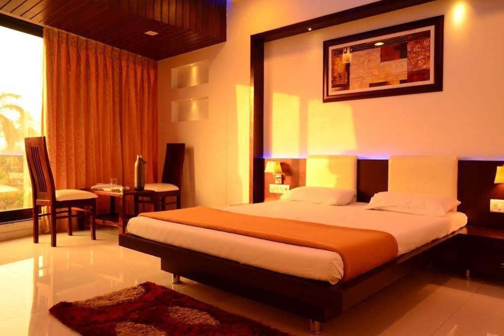 La Hotel Metro Near Bkc Mumbai Dış mekan fotoğraf