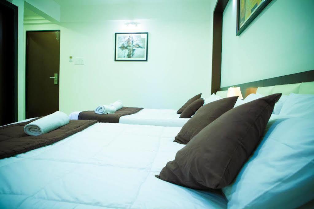 La Hotel Metro Near Bkc Mumbai Dış mekan fotoğraf