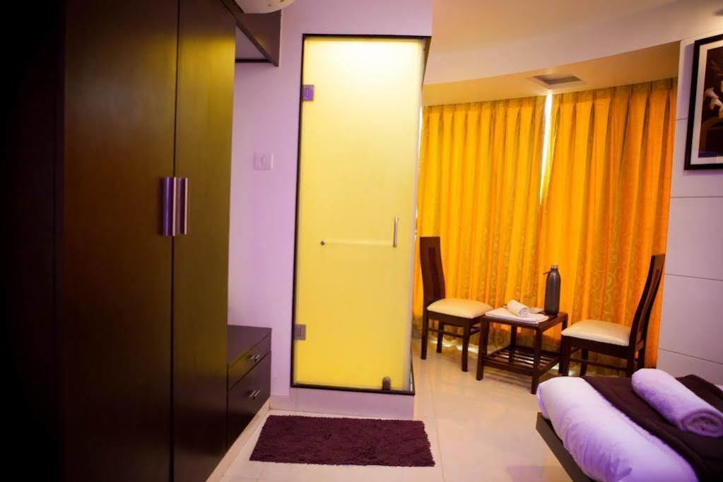 La Hotel Metro Near Bkc Mumbai Dış mekan fotoğraf